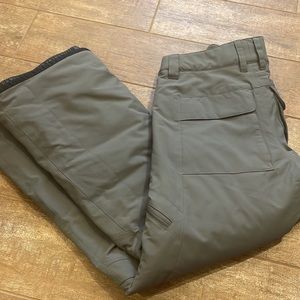 Kids L boulder gear insulated adjustable cinch waist and extendable snowpants